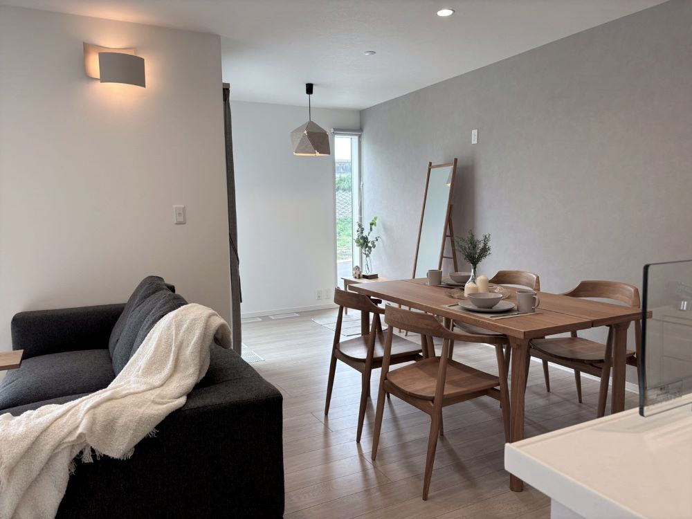 小物は販売価格には含まれません。