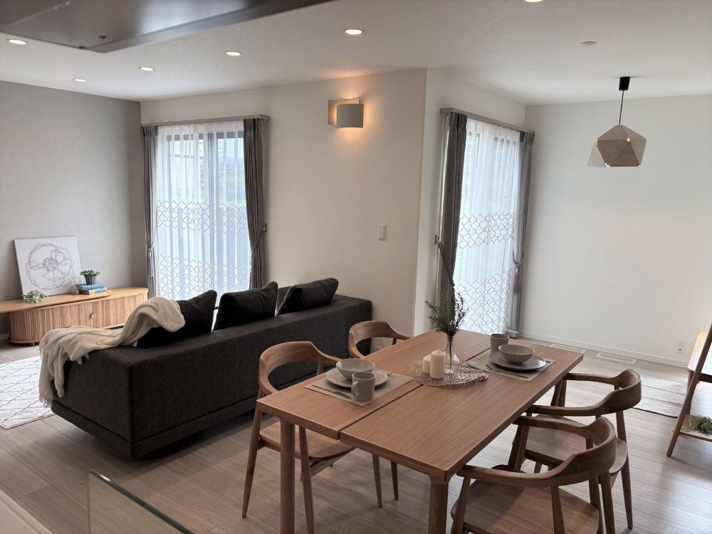 小物は販売価格には含まれません。