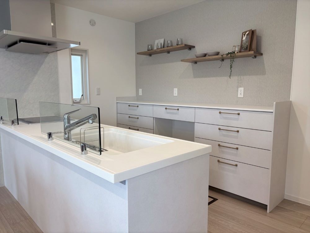 小物は販売価格には含まれません。